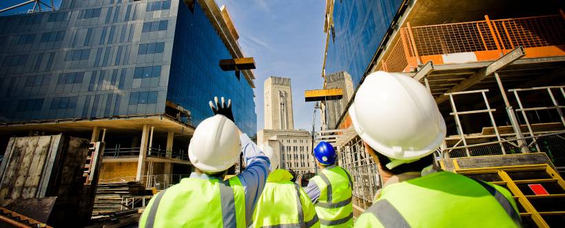 Trabajadores hispanos en la construcción